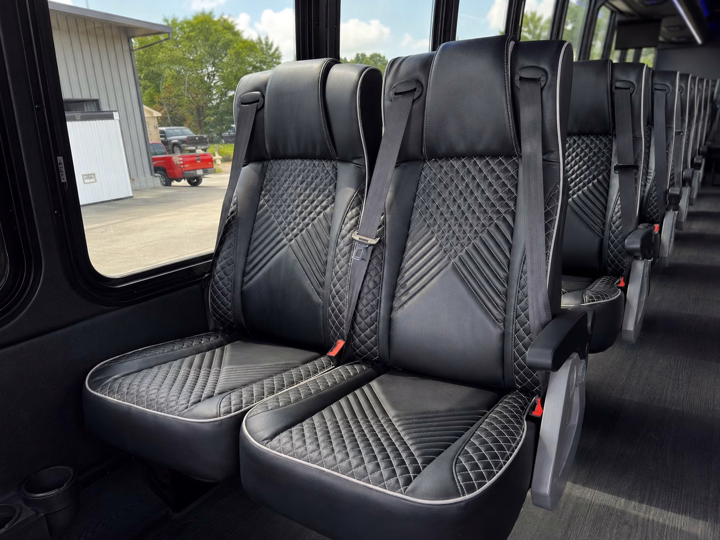 charter buses and minibuses for toledo airport arrivals and departures